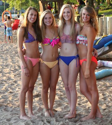 Изображение помечено: Skinny, Beach, Bikini, Blonde, Brunette, Feet, Legs, 4 girls, Cute, Tummy