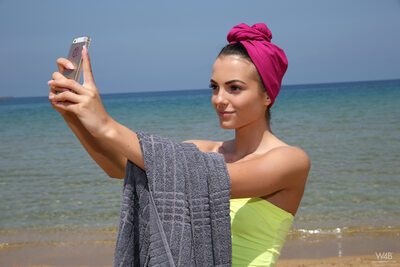 Изображение помечено: Skinny, Beach, Brunette, Eyes, Greece, Sapphira A, Selfie, Sexy Wallpaper, Slovakian, Smiling, Watch4Beauty, Cute