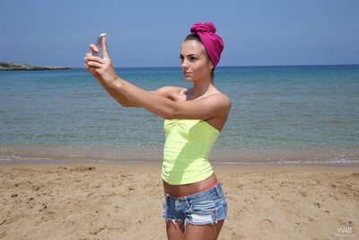 Изображение помечено: Skinny, Beach, Brunette, Eyes, Greece, Sapphira A, Selfie, Sexy Wallpaper, Slovakian, Watch4Beauty, Cute