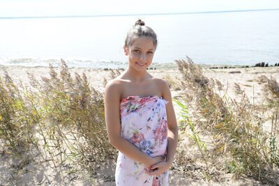 Изображение помечено: Skinny, Beach, Brunette, Foxy Di - Nensi B - Medina U, MET Art, Mikhail Paramonov - Paromov, Russian, Senari, Sexy Wallpaper, Smiling, Cute, Safe for work