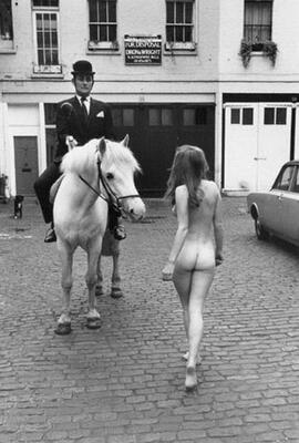 Изображение помечено: Skinny, Black and White, Ass - Butt, Horse, Public