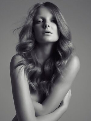 Изображение помечено: Skinny, Black and White, Blonde, Eniko Mihalik, Celebrity - Star, Cute, Hungarian