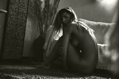 Изображение помечено: Skinny, Black and White, Brunette, Jörg Billwitz, Marisa Papen, Port de Sant Miquel, Art, Belgian, Cute, Eyes, Feet, Legs, Sexy Wallpaper, Shy, Small Tits