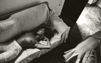 Изображение помечено: Skinny, Black and White, Brunette, Jörg Billwitz, Marisa Papen, Port de Sant Miquel, Art, Belgian, Cute, Sexy Wallpaper, Small Tits, Tummy