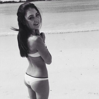 Изображение помечено: Skinny, Beach, Bikini, Black and White, Brunette, Canadian, Eyes, Smiling, Sophi Knight, Ass - Butt, Cute