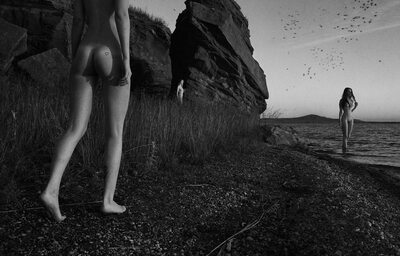 Изображение помечено: Skinny, Black and White, Roman Filippov, 3 girls, Art, Ass - Butt, Feet, Legs, Nature, Sexy Wallpaper, Tummy