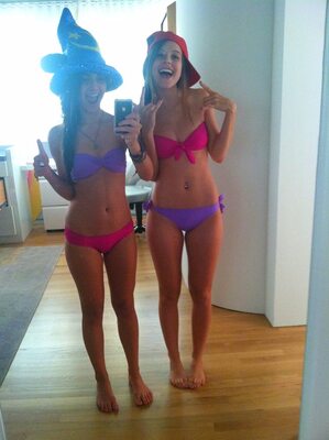 Изображение помечено: Skinny, Blonde, Brunette, 2 girls, Bikini, Cute, Feet, Legs, Selfie, Tummy