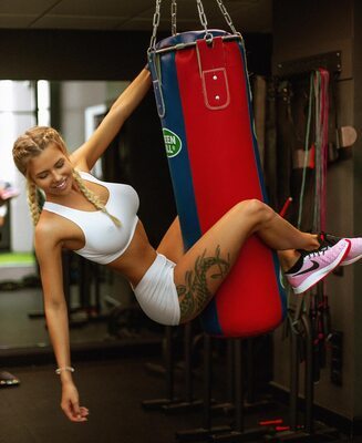 Изображение помечено: Skinny, Blonde, Busty, Nata Lee, Cute, Legs, Russian, Smiling, Sport, Tattoo
