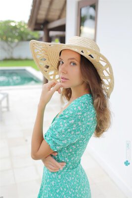 Изображение помечено: Skinny, Blonde, Classy, Katya Clover - Mango A, katya-clover.com, Cute, Eyes, Hat, Russian, Safe for work