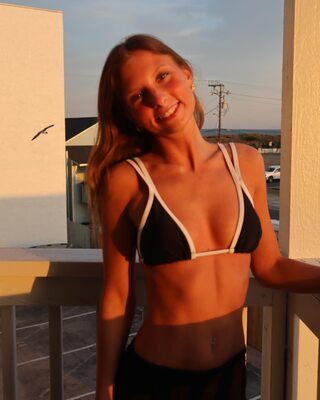 Изображение помечено: Skinny, Blonde, Ella Grace Jones, American, Bikini, Cute, Eyes, Smiling, Tummy