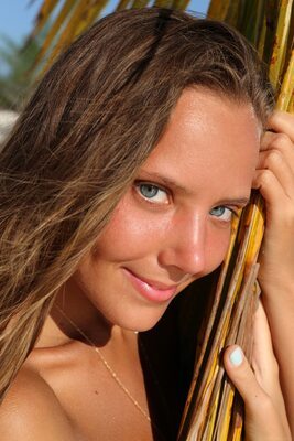 Изображение помечено: Skinny, Blonde, Finica, Katya Clover - Mango A, MET Art, Beach, Face, Nature, Russian, Safe for work