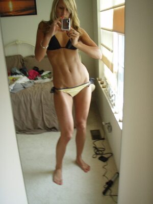 Изображение помечено: Skinny, Blonde, Fit, Legs, Mirror, Selfie, Tummy