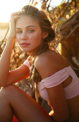 Изображение помечено: Skinny, Blonde, Scarlett Leithold, American, Beach, Bikini, Cute, Small Tits