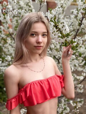 Изображение помечено: Skinny, Blonde, Viktoriya Dorofeeva - Rare Tori - Red Royz, Cute, Eyes, Nature