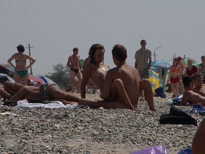 Изображение помечено: Skinny, Brunette, Beach, Fucking, Public, Small Tits