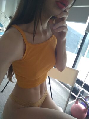 Изображение помечено: Skinny, Brunette, Camgirl, ManyVids.com, MissAlice_94 - MissAlice_18, Selfie, nood.tv