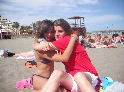 Изображение помечено: Skinny, Beach, Bikini, Brunette, Caterina, Sexy Wallpaper, 2 girls, Cute, Tummy