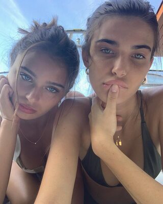 Изображение помечено: Skinny, Bikini, Brunette, Canadian, Charlotte Briar D’Alessio, Eyes, Sophi Knight, 2 girls, Cute