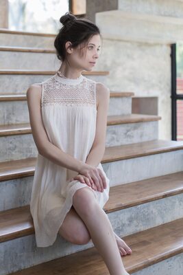 Изображение помечено: Skinny, Brunette, Chloe Lewis - newchloe18, Canadian, Cute, Eyes, Legs, Safe for work