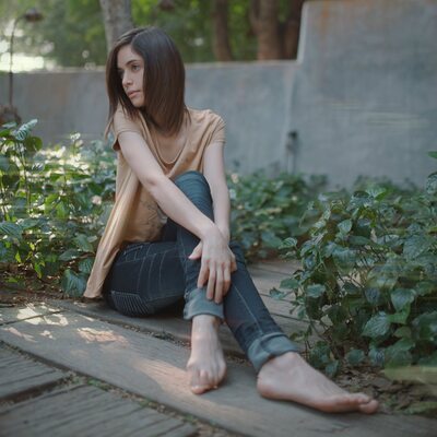 Изображение помечено: Skinny, Brunette, Chloe Lewis - newchloe18, Canadian, Cute, Feet, Legs, Safe for work
