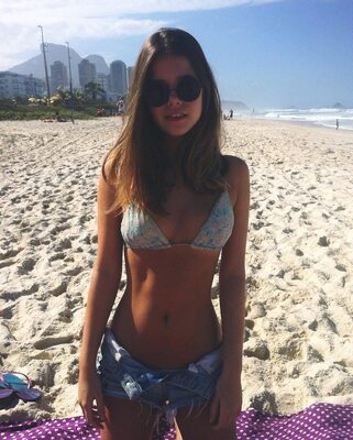 Изображение помечено: Skinny, Brunette, Clarissa Müller, Beach, Bikini, Brazilian, Cute, Tummy