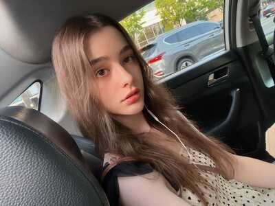 Изображение помечено: Skinny, Brunette, Dasha Taran, Car, Cute, Eyes, Mouth, Russian, Safe for work, Sexy Wallpaper
