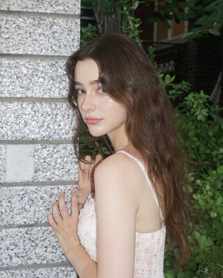 Изображение помечено: Skinny, Brunette, Dasha Taran, Cute, Eyes, Russian, Safe for work, Shy