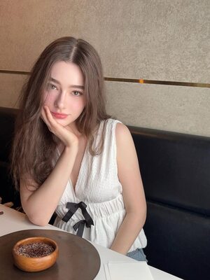 Изображение помечено: Skinny, Brunette, Dasha Taran, Cute, Eyes, Russian, Shy