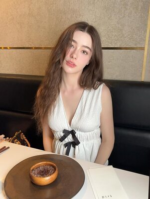 Изображение помечено: Skinny, Brunette, Dasha Taran, Cute, Eyes, Russian, Shy