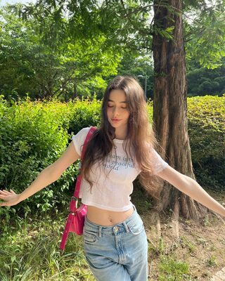 Изображение помечено: Skinny, Brunette, Dasha Taran, Cute, Nature, Piercing, Russian, Tummy