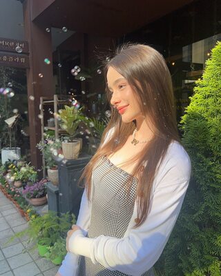Изображение помечено: Skinny, Brunette, Dasha Taran, Cute, Russian, Safe for work, Smiling