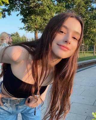 Изображение помечено: Skinny, Brunette, Dasha Taran, Cute, Russian, Safe for work, Smiling
