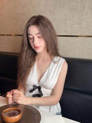 Изображение помечено: Skinny, Brunette, Dasha Taran, Cute, Russian, Shy