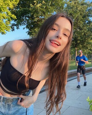 Изображение помечено: Skinny, Brunette, Dasha Taran, Eyes, Russian, Smiling, Tongue, Cute, Safe for work