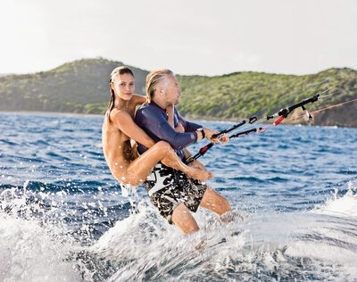 Изображение помечено: Skinny, Brunette, Denni Parkinson, Richard Branson, Celebrity - Star, Cute, English, Eyes, Feet, Kitesurf, Legs, Sexy Wallpaper, South African, Sport