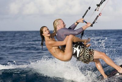 Изображение помечено: Skinny, Brunette, Denni Parkinson, Richard Branson, Celebrity - Star, English, Feet, Kitesurf, Legs, Sexy Wallpaper, South African, Sport