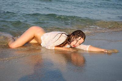 Изображение помечено: Skinny, Brunette, Destination, MET Art, Mika A, Beach, Eyes, Legs, Sexy Wallpaper, Ukrainian