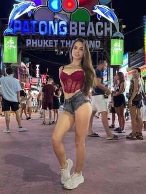 Изображение помечено: Skinny, Brunette, Eyes, Legs, Lera Buns - Valeriia Makusheva - Valeria Titova, Russian, Cute, Lingerie, Patong Beach, Phuket, Tummy