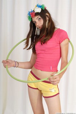 Изображение помечено: Skinny, Brunette, Eyes, Legs, Roberta, WeAreLittleStars.com, Cute, Tummy