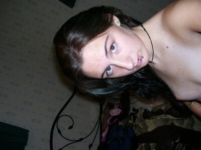 Изображение помечено: Skinny, Brunette, Eyes, Piercing, Selfie, Sexy Wallpaper, Flat chested, Small Tits