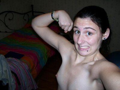 Изображение помечено: Skinny, Brunette, Eyes, Piercing, Selfie, Sexy Wallpaper, Flat chested, Small Tits