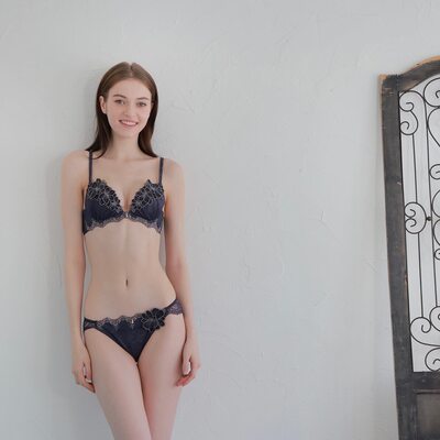 Изображение помечено: Skinny, Brunette, Eyes, Smiling, Cute, Lingerie, Tummy