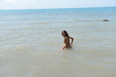 Изображение помечено: Skinny, Brunette, Foxy Di - Nensi B - Medina U, MET Art, Mikhail Paramonov - Paromov, Nature, Nyuso, Russian, Cute