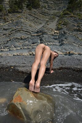 Изображение помечено: Skinny, Brunette, Foxy Di - Nensi B - Medina U, MET Art, Mikhail Paramonov - Paromov, Nature, Nyuso, Russian