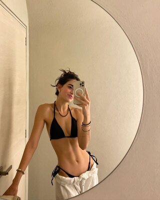 Изображение помечено: Skinny, Brunette, Julia Trevino, Bikini, Cute, Mirror, Selfie, Smiling, Tummy