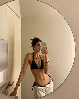 Изображение помечено: Skinny, Brunette, Julia Trevino, Bikini, Cute, Mirror, Selfie, Tummy