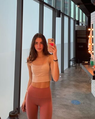 Изображение помечено: Skinny, Brunette, Julia Trevino, Cute, Eyes, Selfie