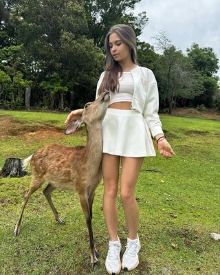 Изображение помечено: Skinny, Brunette, Lera Buns - Valeriia Makusheva - Valeria Titova, Cute, Deer, Legs, Nature, Russian