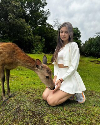 Изображение помечено: Skinny, Brunette, Lera Buns - Valeriia Makusheva - Valeria Titova, Cute, Deer, Legs, Nature, Russian
