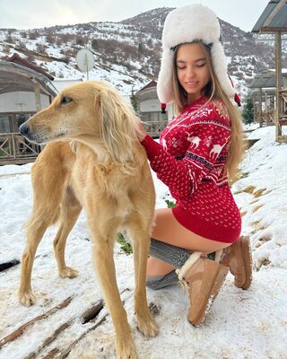 Изображение помечено: Skinny, Brunette, Lera Buns - Valeriia Makusheva - Valeria Titova, Cute, Dog, Russian, Smiling, Winter